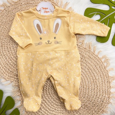 Macacão Trape Zape - Coelhinha com Flor Amarela - Amarelo